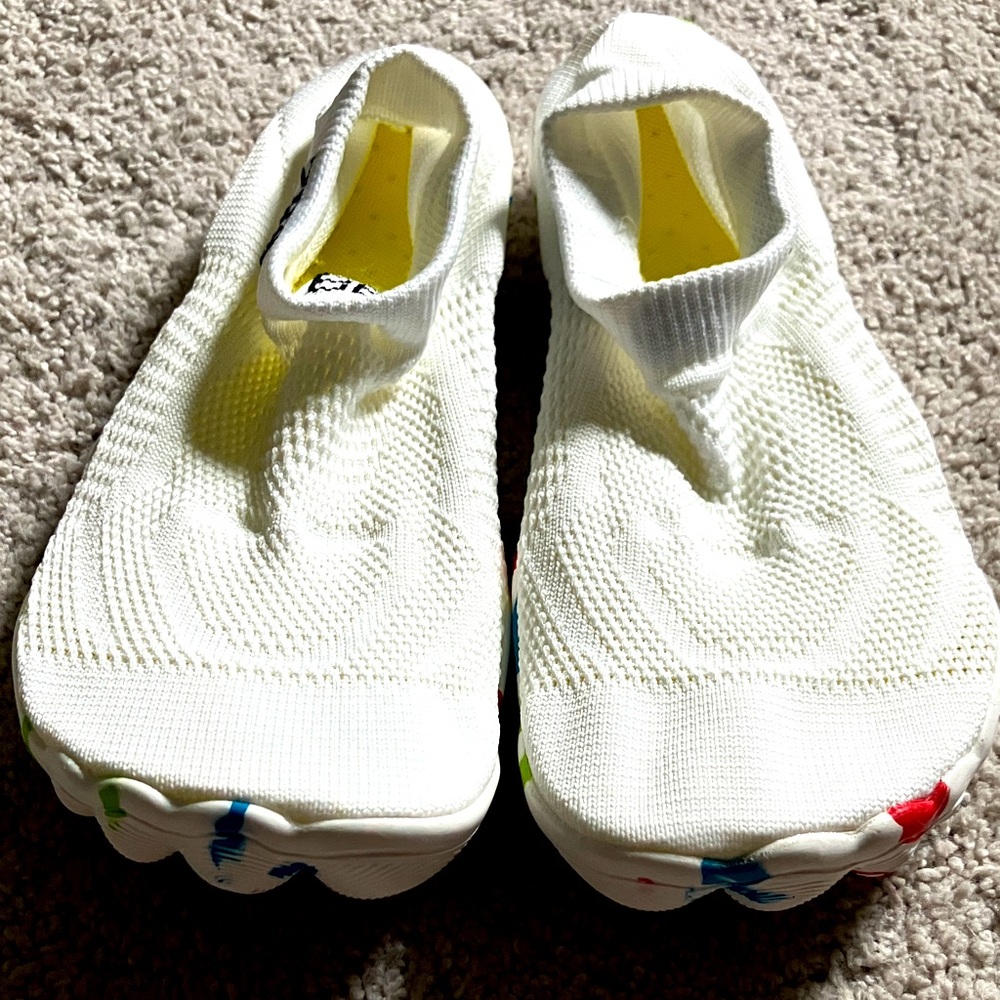 ZVB White Water Shoes Size 38 - Picture 1 of 5